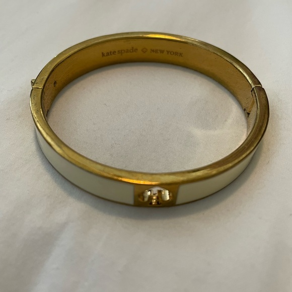 Kate Spade Hole Punch Spade Hinge Bangle Bracelet - Picture 7 of 14